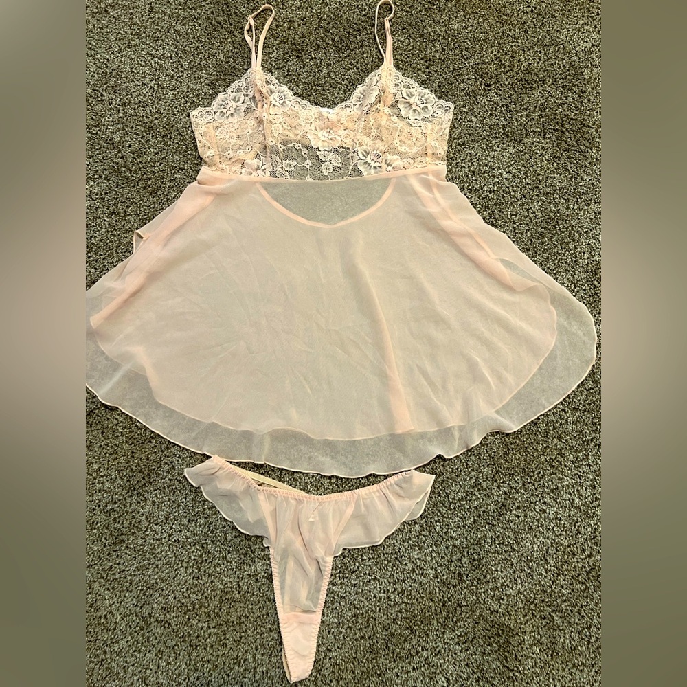Victoria’s Secret chemisole women’s size Medium